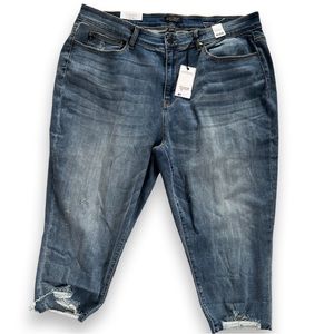 Judy Blue Mid Rise Boyfriend Capri Fit Distressed Hem Jeans Size 22W